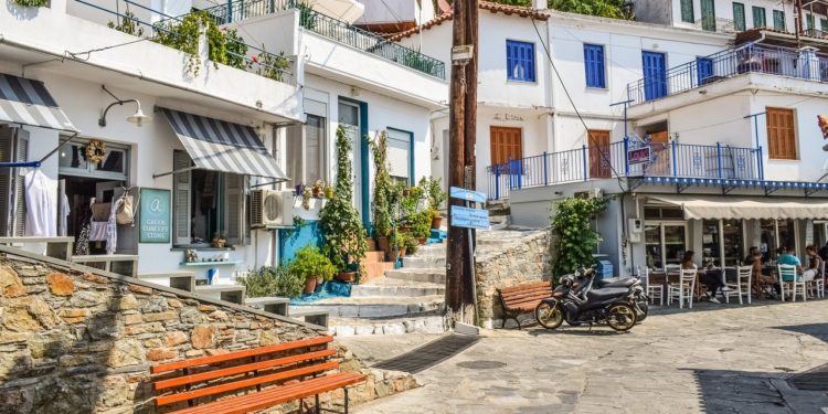 Atrakcje turystyczne i niska cena zachęcają Polaków do odwiedzenia Grecji