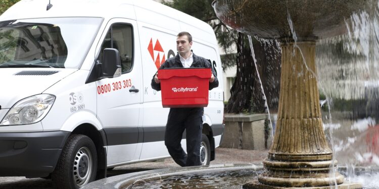 Tanie paczki do Anglii? Sprawdź, co wpływa na cenę - X-MAG.pl tanie paczki z anglii