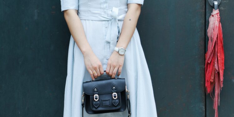 Listonoszka damska – jak znaleźć najlepszy model dla siebie? - X-MAG.pl moda damska