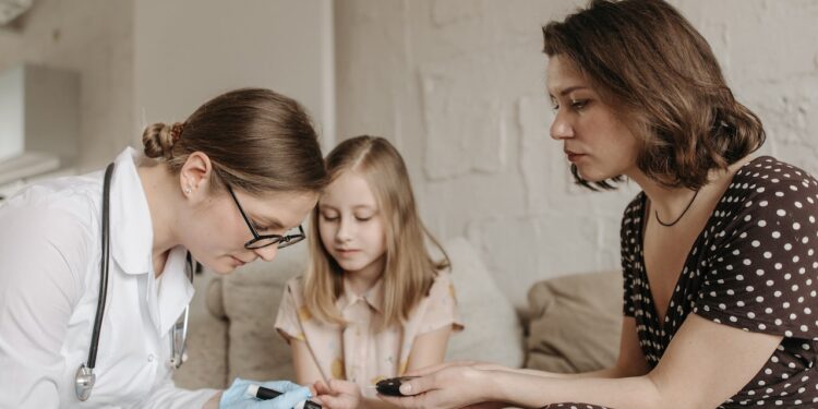 Lekarz pediatra – jakie cechy posiada dobry specjalista?