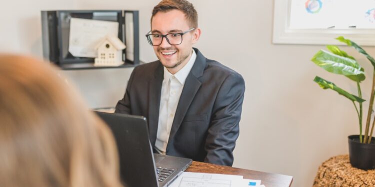 Biuro nieruchomości - 3 aspekty, na jakie należy zwrócić uwagę przed nawiązaniem z nim współpracy - X-MAG.pl biuro nieruchomosci