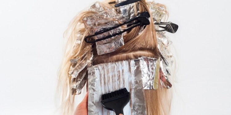 Farba blond - jak często powinnaś decydować się na farbowanie? - X-MAG.pl farbowanie wlosow