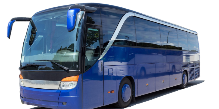 Czym charakteryzuje się szyba przednia używana w autobusach? - X-MAG.pl szyba w autobusie