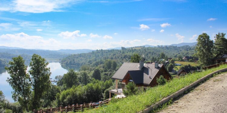 Domek 4-osobowy w Bieszczadach – kiedy warto go wynająć? - X-MAG.pl domek w gorach