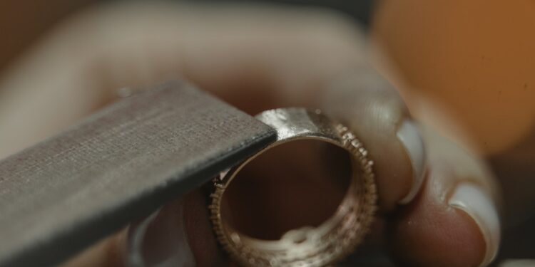 Jubiler - dlaczego warto skorzystać z jego usług? - X-MAG.pl uslugi jubilera