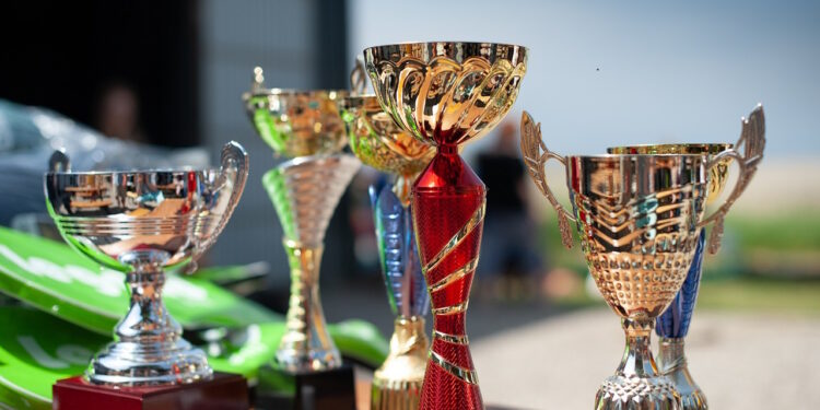 na jakie okazje kupic puchary okolicznosciowe