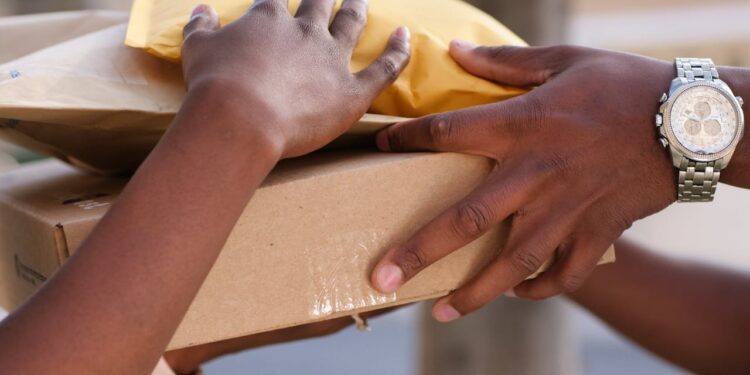 wysylanie paczek skorzystanie z pomocy