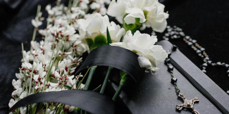 Godne Pożegnanie z Empatią i Personalizacją - X-MAG.pl organizacja pogrzebu